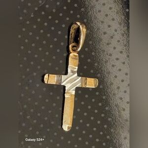 10 Karat Yellow Gold Cross
